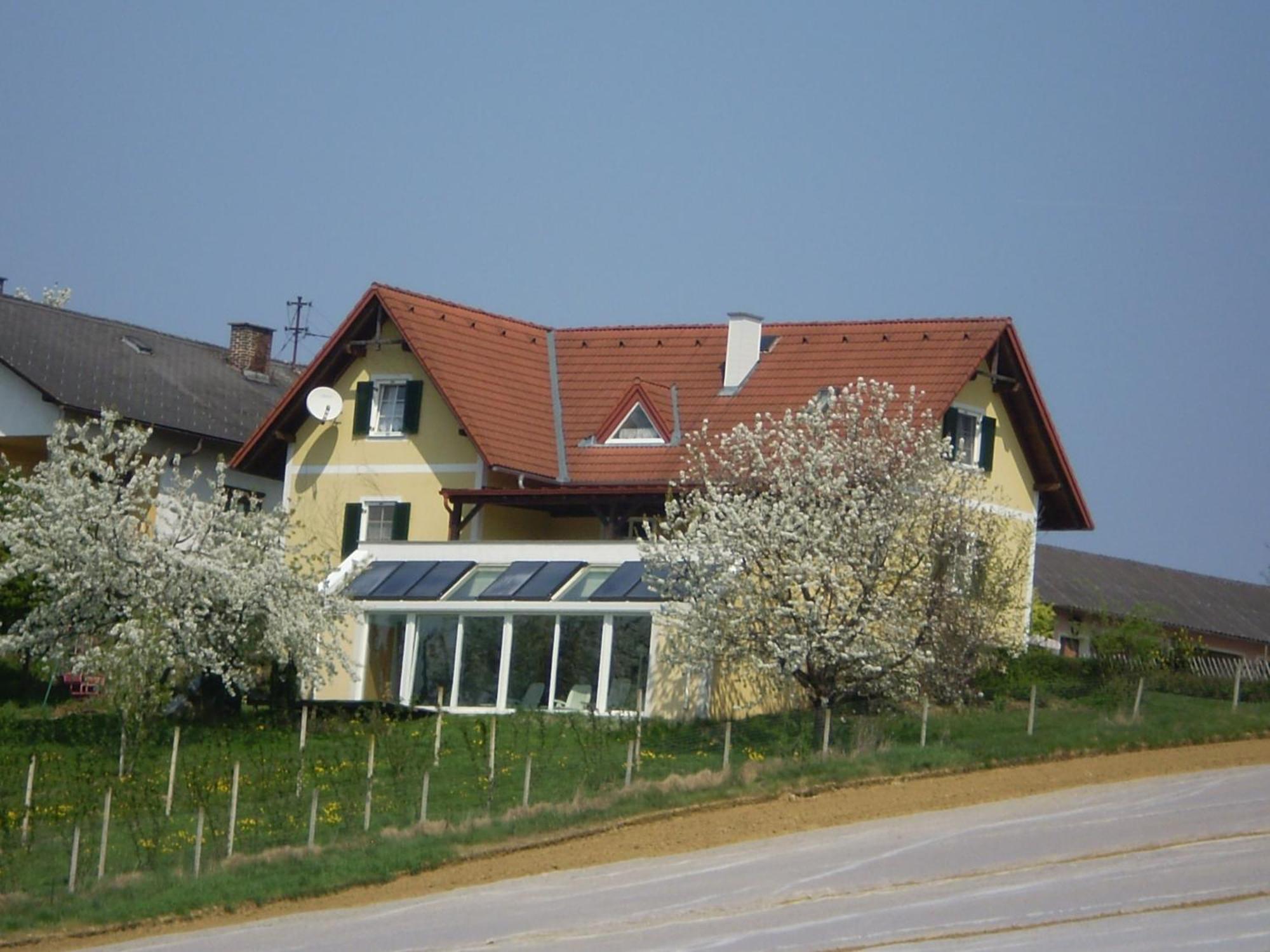 Gaestehaus Haagen Bad Waltersdorf Buitenkant foto