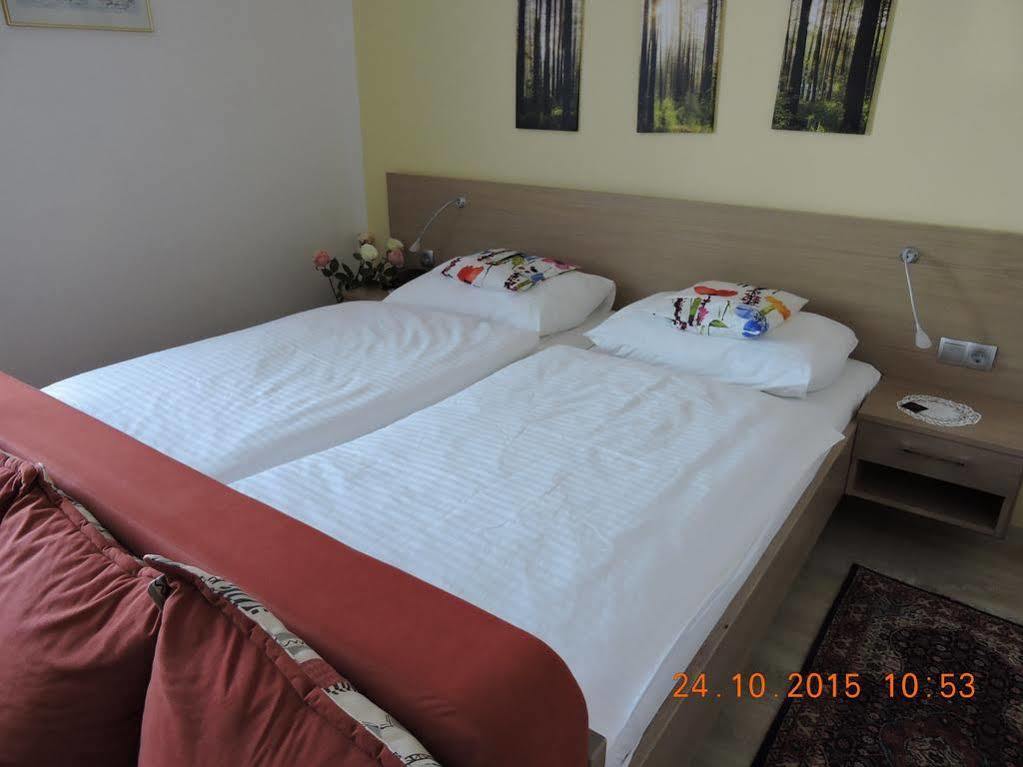 Gaestehaus Haagen Bad Waltersdorf Buitenkant foto