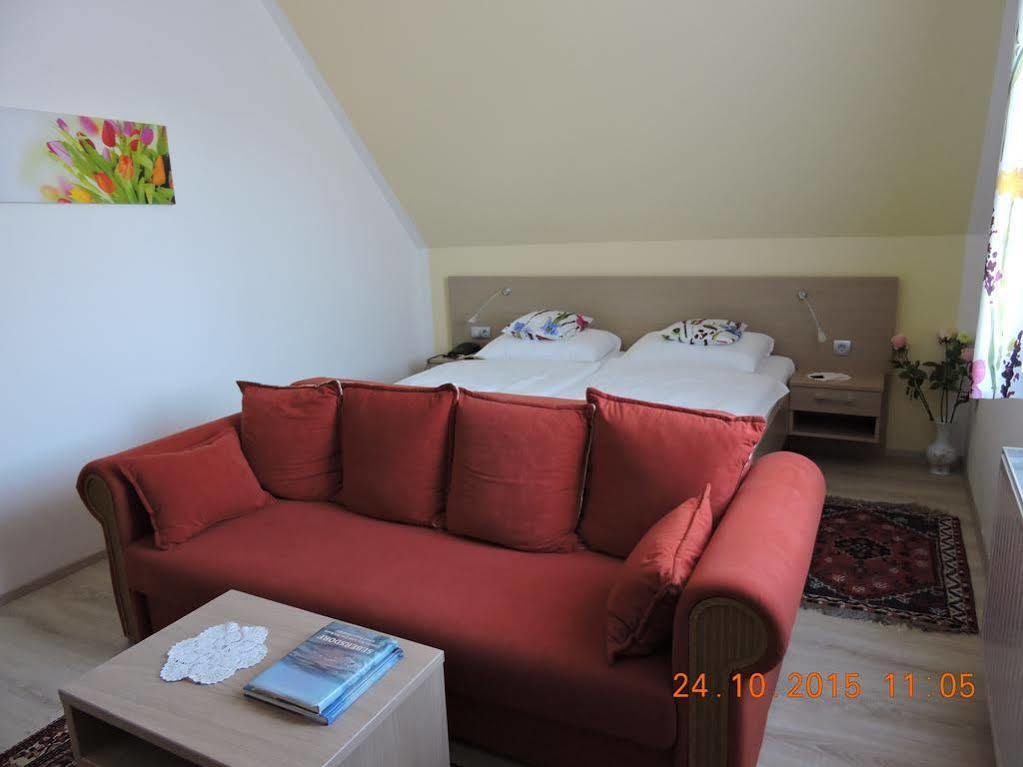 Gaestehaus Haagen Bad Waltersdorf Buitenkant foto